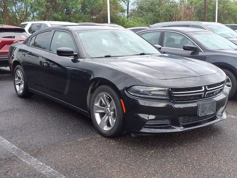 Used 2015 Dodge Charger SE w/ Sport Appearance Group RWD image 1