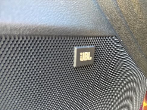 Used 2017 Toyota Avalon Limited image 7