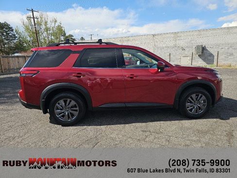 Used 2024 Nissan Pathfinder SV w/ Cargo Package image 8