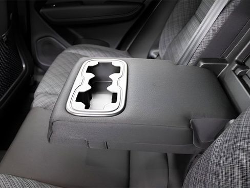 Certified 2025 Volvo XC60 B5 Core w/ Protection Package Premier image 29