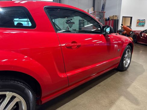 Used 2005 Ford Mustang GT Premium image 51