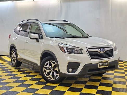 Used 2021 Subaru Forester Premium image 1