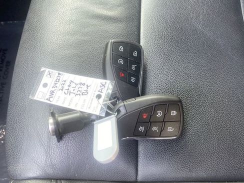 Used 2022 Chevrolet Tahoe LT w/ Luxury Package RWD image 34