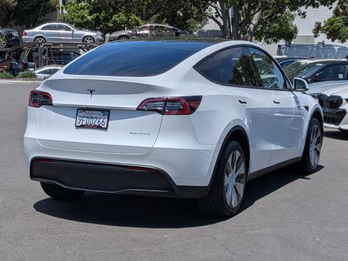 Used 2023 Tesla Model Y Long Range AWD/4WD image 5