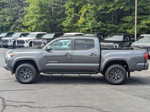Used 2023 Toyota Tacoma SR5 w/ Technology Package AWD/4WD image 4