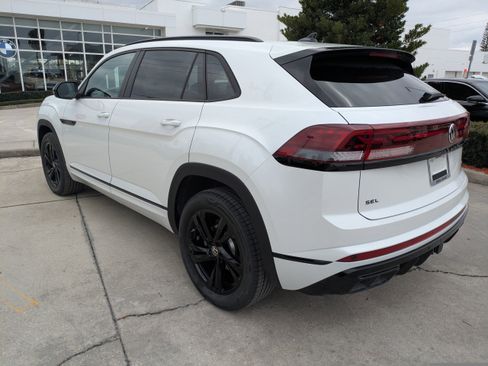 New 2026 Volkswagen Atlas Cross Sport SEL R-Line AWD/4WD image 6