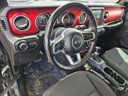 Used 2019 Jeep Wrangler Unlimited Rubicon w/ Dual Top Group AWD/4WD image 2