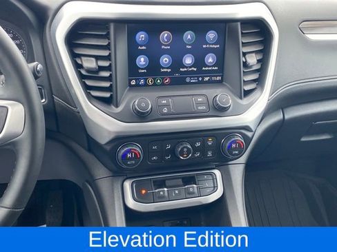Used 2023 GMC Acadia SLT w/ Elevation Edition image 9