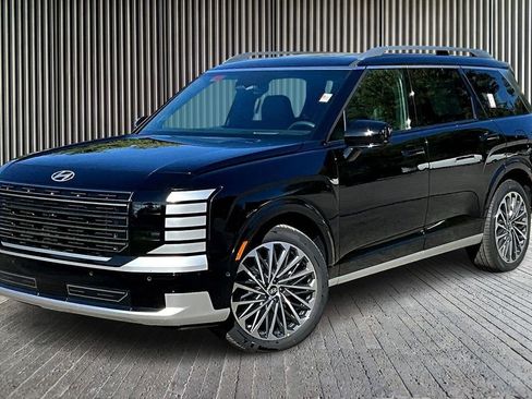 New 2026 Hyundai Palisade Calligraphy FWD image 2