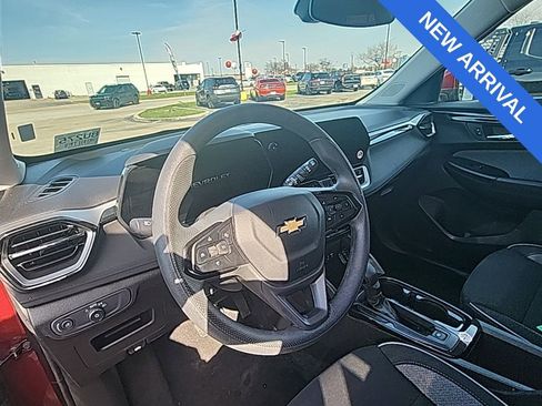 Used 2025 Chevrolet TrailBlazer LT image 11