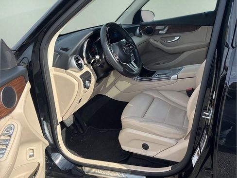 Used 2022 Mercedes-Benz GLC 300 4MATIC image 12
