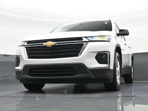 Used 2023 Chevrolet Traverse LS FWD image 30