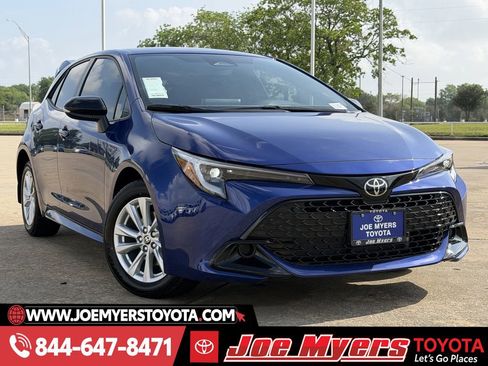 Used 2026 Toyota Corolla SE image 2