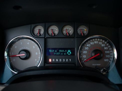 Used 2010 Ford F150 XLT image 22