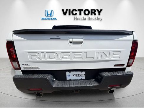 Used 2025 Honda Ridgeline TrailSport image 4