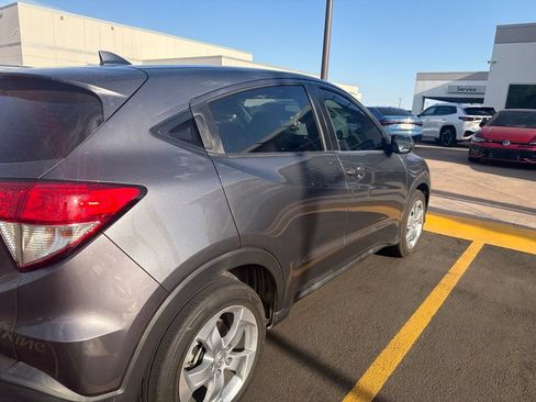 Used 2019 Honda HR-V LX image 6