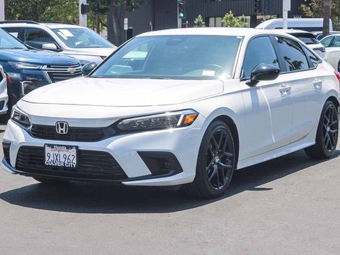 Used 2024 Honda Civic Sport image 3