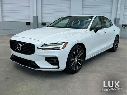 Used 2021 Volvo S60 T5 Momentum