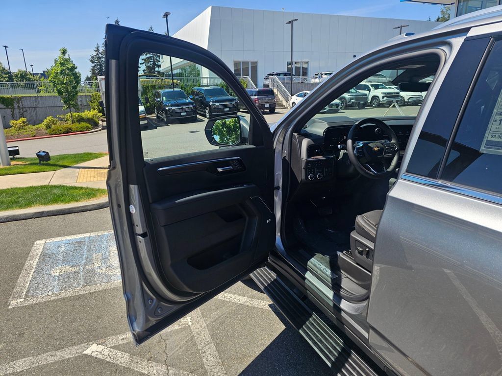 New 2026 Chevrolet Tahoe High Country AWD/4WD image 21