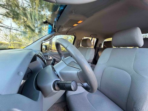 Used 2006 Nissan Frontier SE w/ (P01) Power Pkg image 16