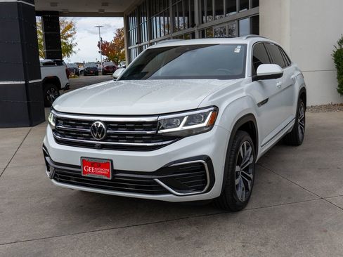 Used 2022 Volkswagen Atlas Cross Sport SEL Premium R-Line image 3