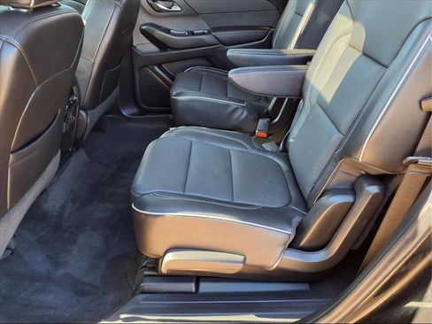 Used 2021 Chevrolet Traverse High Country image 30