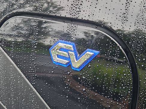 Certified 2024 Subaru Solterra AWD/4WD image 6