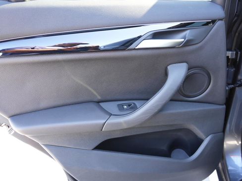 Used 2019 BMW X1 sDrive28i image 12