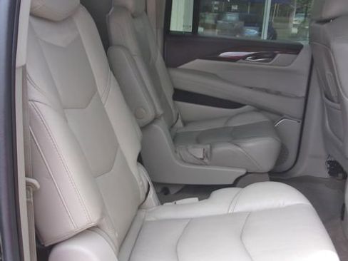 Used 2017 Cadillac Escalade ESV Premium Luxury AWD/4WD image 39