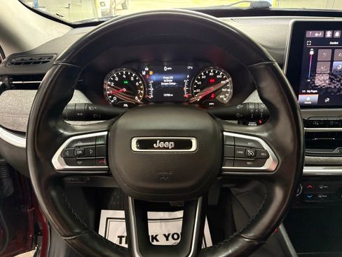 Used 2022 Jeep Compass Latitude AWD/4WD image 29