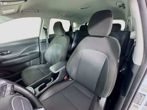 Certified 2025 Hyundai Kona SEL image 21