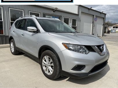 Used 2016 Nissan Rogue SV w/ SV Moonroof Package