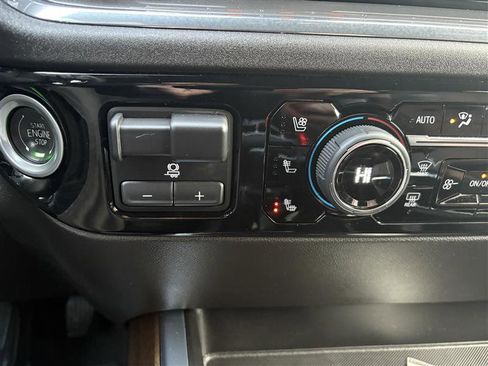 Used 2024 Chevrolet Silverado 1500 High Country w/ Technology Package image 29