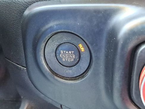 Used 2022 Jeep Wrangler Sport S image 19