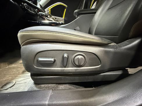 Used 2024 Chevrolet Trax ACTIV w/ Sunroof Package image 14