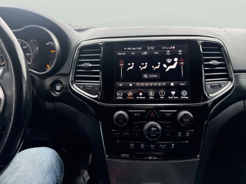 Used 2020 Jeep Grand Cherokee Altitude image 19