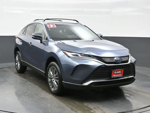Used 2022 Toyota Venza XLE image 8