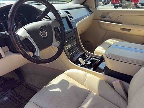 Used 2007 Cadillac Escalade EXT w/ Information Package AWD/4WD image 16