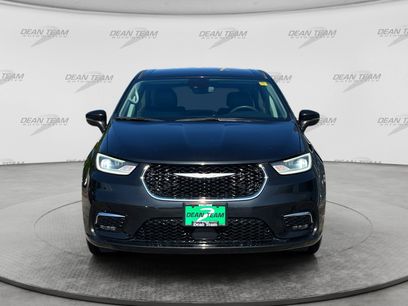 Used 2023 Chrysler Pacifica Touring-L