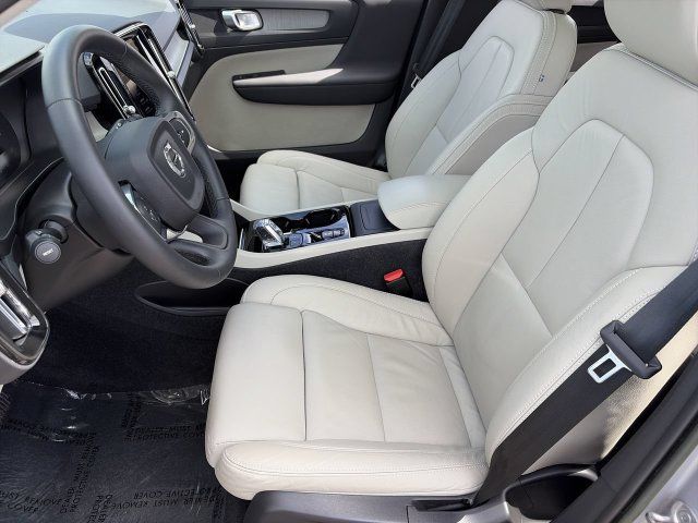Used 2023 Volvo XC40 B5 Plus w/ Protection Package Premier AWD/4WD image 20