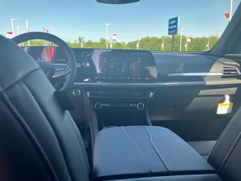 New 2026 Chevrolet Traverse LT w/ Sun and Wheel Package image 29