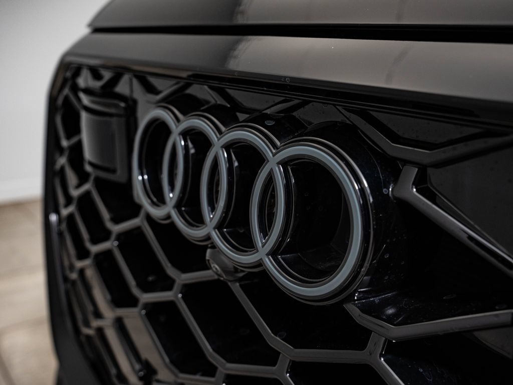 Used 2025 Audi RS Q8 performance AWD/4WD image 3