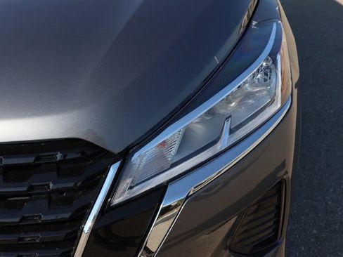 New 2025 Nissan Kicks Play S image 10