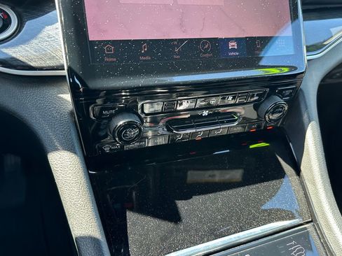 Certified 2022 Jeep Grand Cherokee Trailhawk image 29