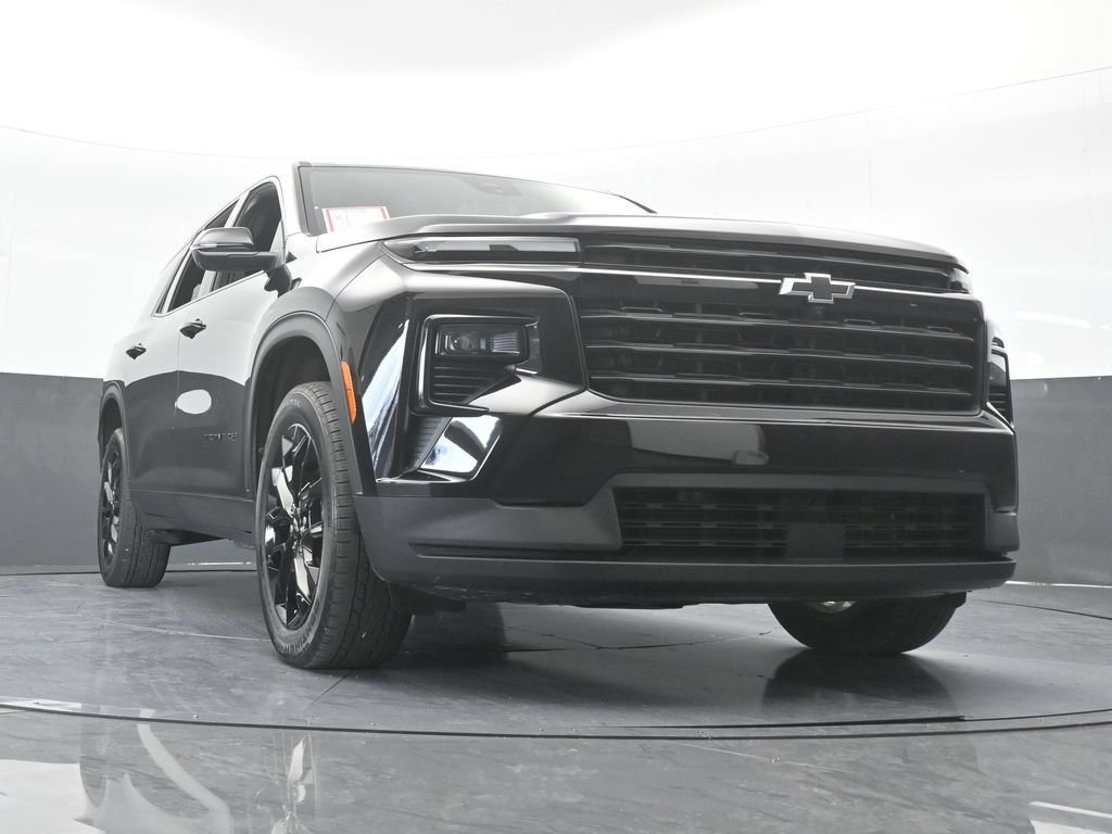 Used 2024 Chevrolet Traverse LT w/ Midnight/Sport Edition FWD image 71