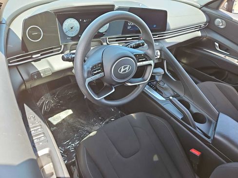 Certified 2024 Hyundai Elantra SEL FWD image 10
