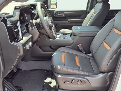 New 2026 GMC Sierra 2500 AT4 w/ AT4 Premium Plus Package AWD/4WD image 17