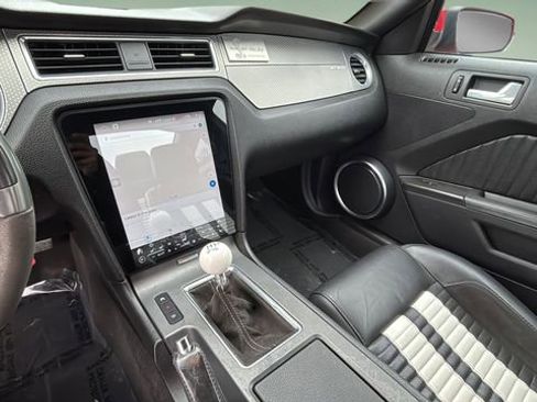 Used 2011 Ford Mustang Shelby GT500 w/ SVT Performance Pkg image 23