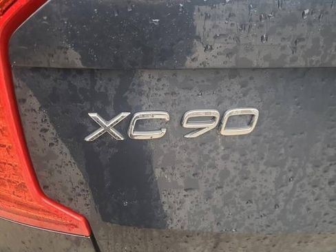 Certified 2024 Volvo XC90 B6 Plus w/ Protection Package image 18