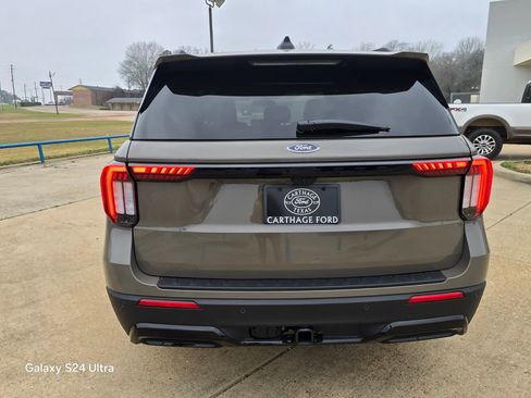 New 2026 Ford Explorer ST-Line image 4